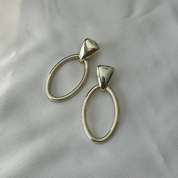 Vintage Gold Toned Oval Hoop Earrings - Picture 5 of 5